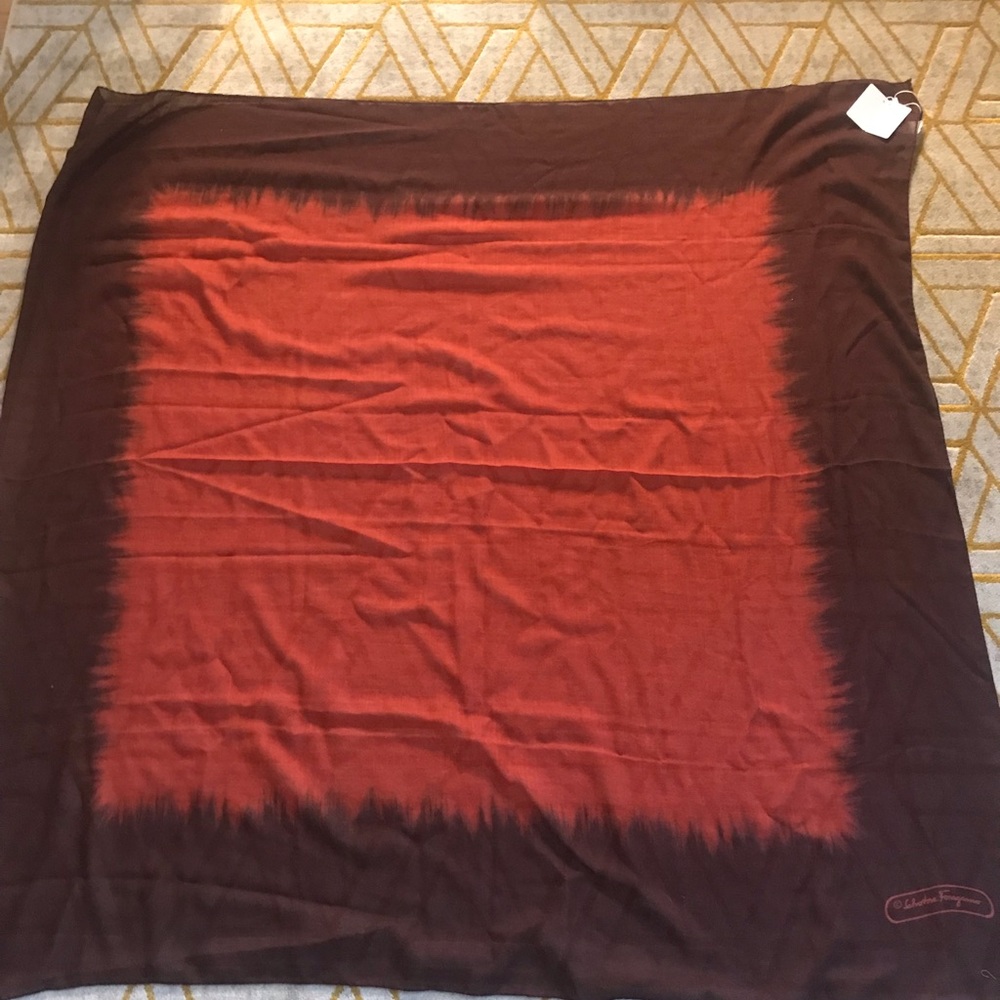 New Salvatore Ferragamo Silk Blend Scarf 50 X 48
